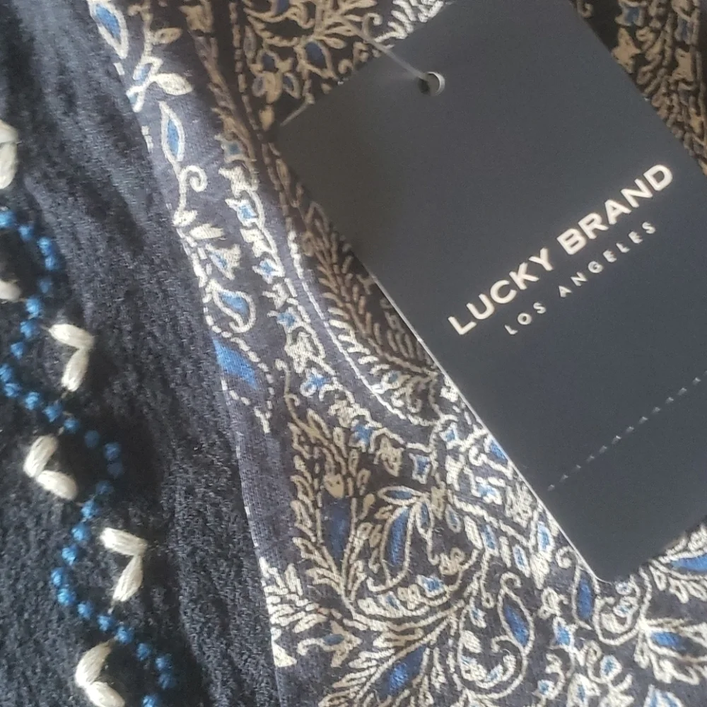 NEW! LUCKY BRAND navy embroidered boho sleeveless tank top.